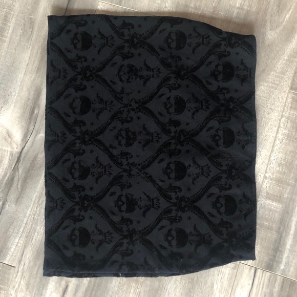 Mini Skirt Damask Punk Velvet Textured Skulls - Picture 15 of 15